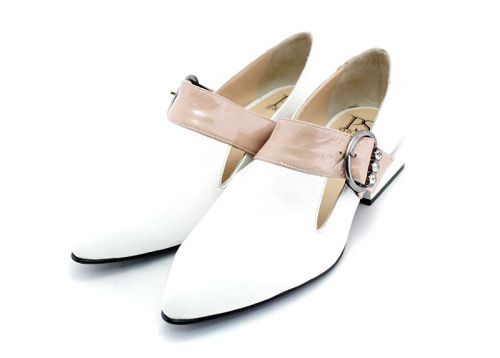 Дамски елегантни обувки в бяло
