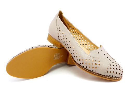 Дамски летни обувки в цвят визон 