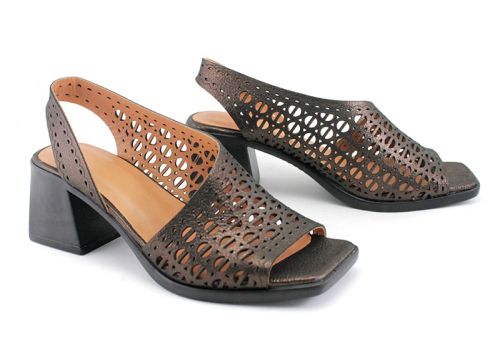 Дамски сандали от естествена кожа в черно - Модел Кира.