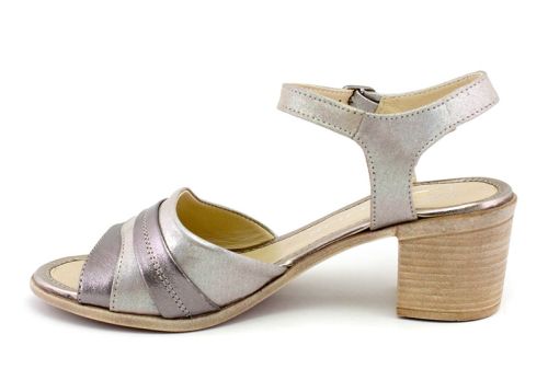 Дамски сандали от естествена кожа в сребристо - Модел Грациела.