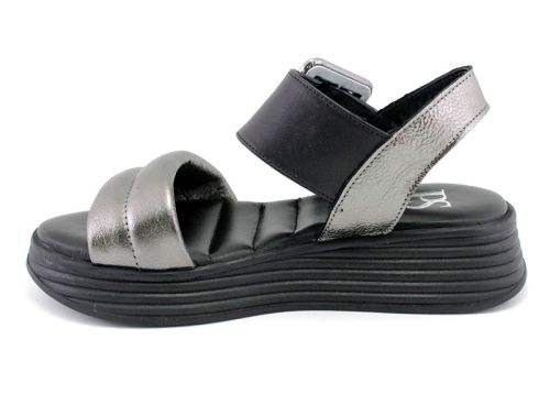 Дамски сандали в платинено и черно - Модел Касандра.