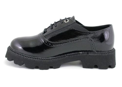 Дамски, есенно-зимни обувки в черно - Модел Лара