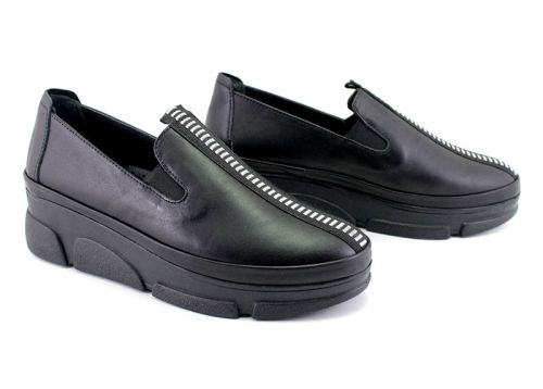Дамски, ежедневни обувки в черно - Модел Мирела.