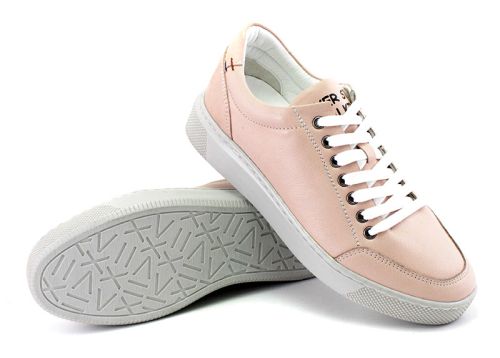 Дамски, спортни обувки в розово - Модел Юлияна