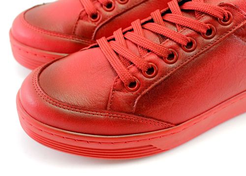 Дамски, спортни обувки в червено - Модел Ангелика