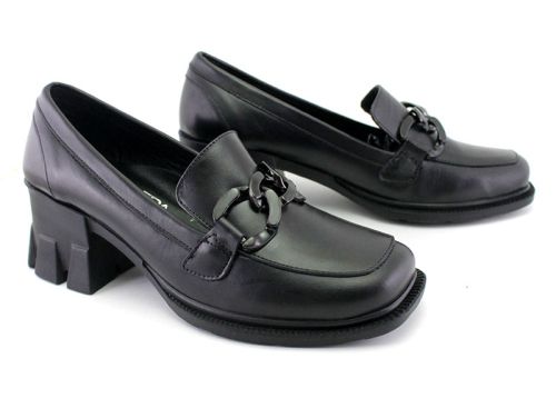 Дамски, ежедневни обувки в черно - Модел Амада.