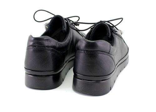Дамски, ежедневни обувки в черно - Модел Клио