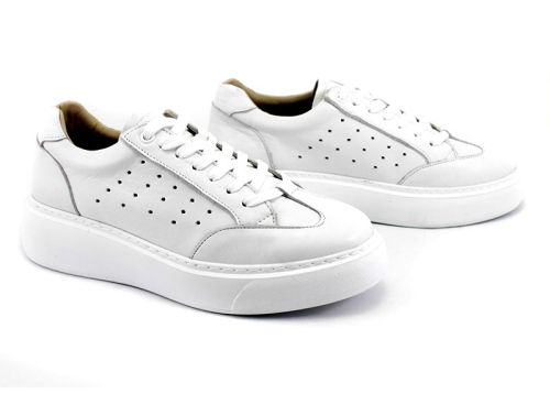 Дамски, ежедневни обувки спортен стил в бяло - Модел Джейна.
