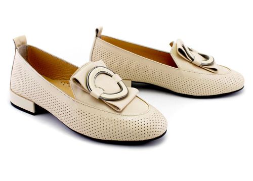 Дамски обувки от естествена кожа в бежово - Модел Ариел.