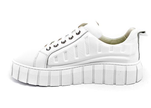 Дамски, ежедневни обувки спортен стил в бяло - Модел Брена