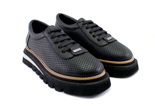 Дамски летни обувки от естествена кожа в черно - Модел Йоана