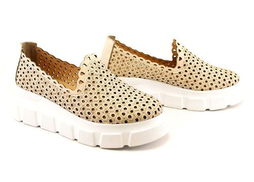 Дамски летни обувки от естествена кожа в бежово - Модел Зорница