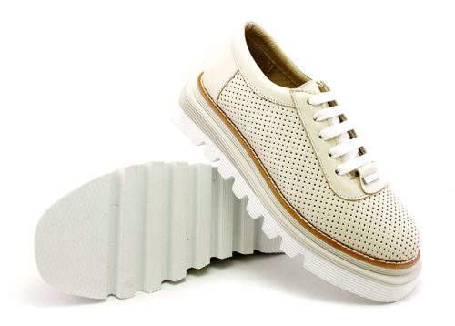 Дамски летни обувки от естествена кожа в бежово - Модел Йоана