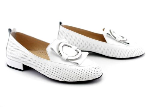 Дамски обувки от естествена кожа в бяло - Модел Ариел.