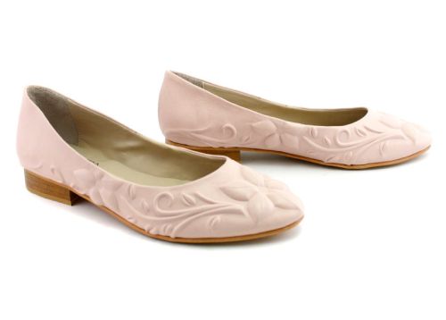 Дамски, ниски обувки от естествена кожа в розово - Модел Цветелина.