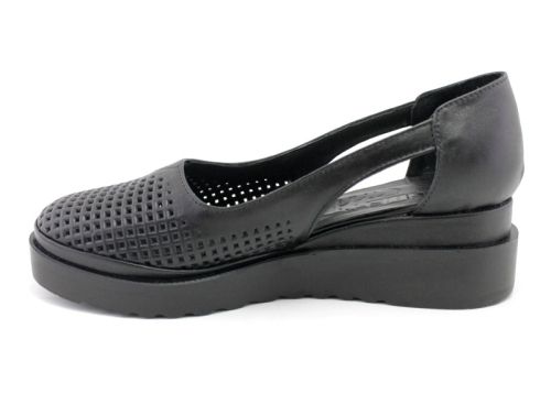 Дамски, отворени обувки от естествена кожа в черно, модел  Елица