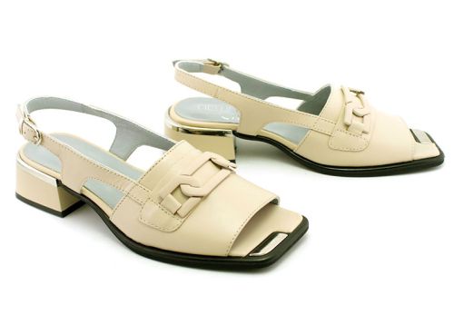 Дамски, ежедневни сандали в бежово - Модел Марина.