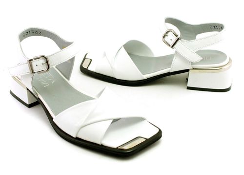 Дамски, ежедневни сандали в бяло - Модел Петра
