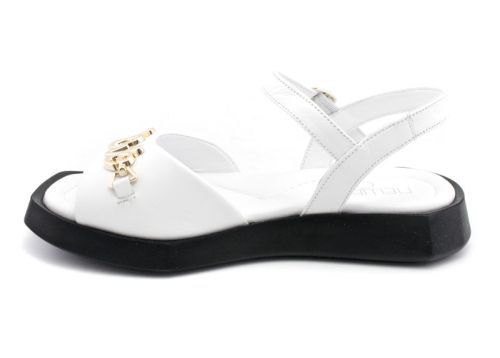 Дамски, ежедневни сандали в бял цвят- Модел Надежда