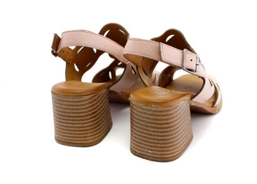 Дамски сандали от естествена кожа в цвят пудра - Модел Лесли