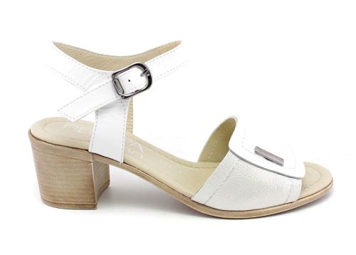 Дамски сандали в бял цвят от естествена кожа - Модел Моника