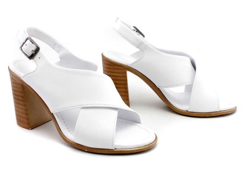 Дамски сандали от естествена кожа в бяло - Модел Лусия.