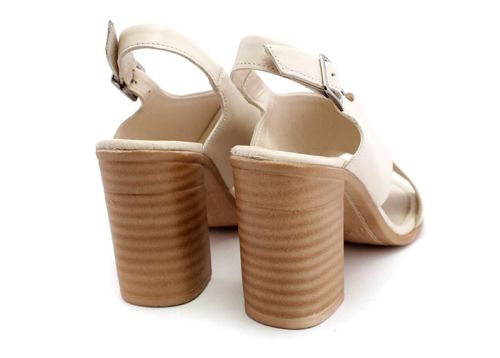 Дамски сандали от естествена кожа в бежово - Модел Лусия