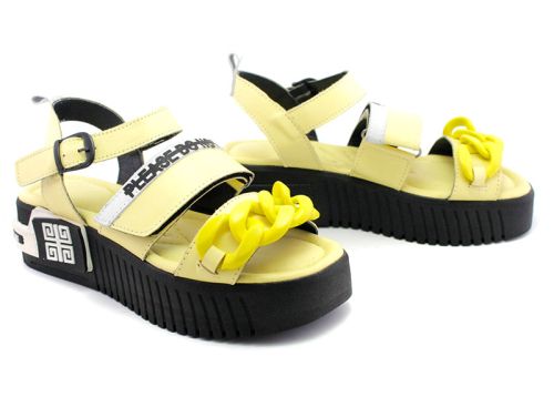 Дамски сандали на ниска платформа в  жълто - Модел Михаела.