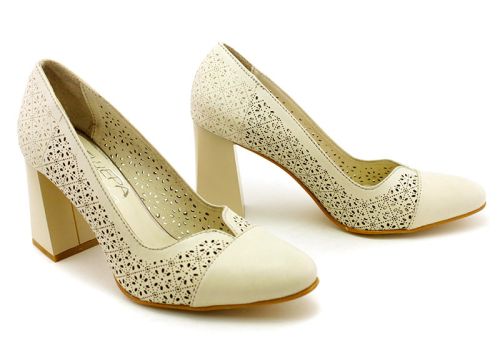 Дамски официални обувки с перфорация, модел Бисера.