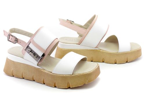 Дамски сандали на ниска платформа в  бяло - Модел Линда.