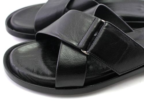 Мъжки чехли от естествена кожа в черно, модел Алберто