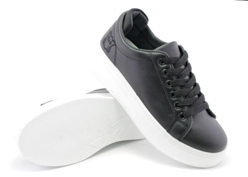 Дамски спортни обувки в черно, модел 15-1