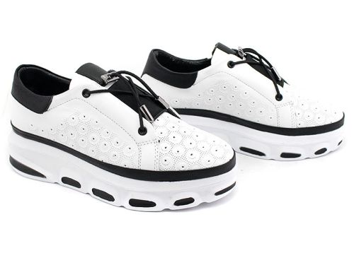 Дамски, ежедневни обувки в бяло и черно - Модел Каролайн.