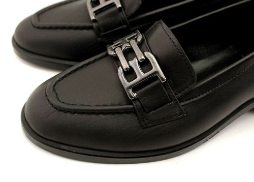Дамски, ежедневни обувки в черно - Модел Мадлен.
