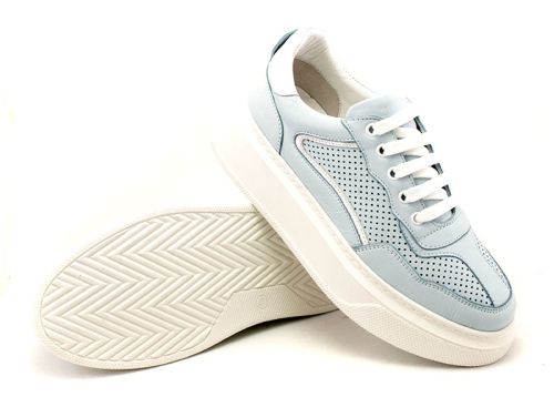 Дамски, спортни обувки от естествена кожа в светло синьо - Модел Тина.