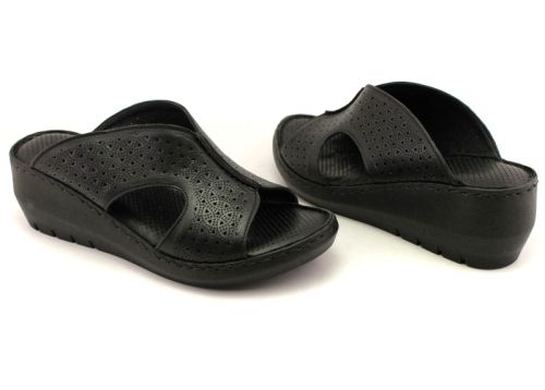 Дамски чехли  от естествена кожа в черно - Модел Нимфа.