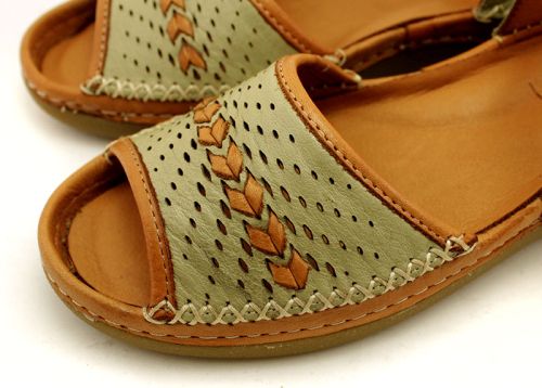 Дамски сандали от естествена кожа в резедаво - Модел Айко.