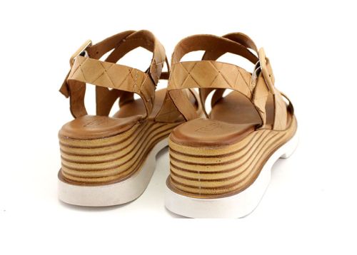 Дамски сандали от естествена кожа в цвят бисквита - Модел Криси.