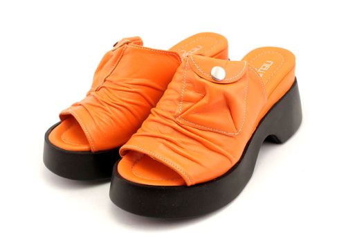 Дамски сабо от естествена кожа в  оранжев цвят - Модел Саманта.