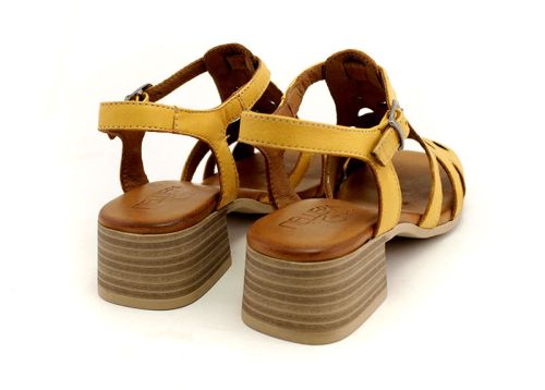 Дамски сандали от естествена кожа в жълто  модел Касиопея.