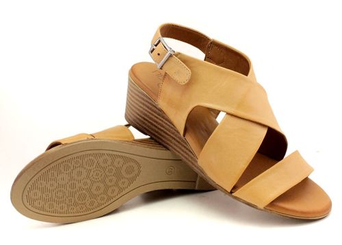 Дамски сандали от естествена кожа в цвят "бисквита" -  модел Денеб.
