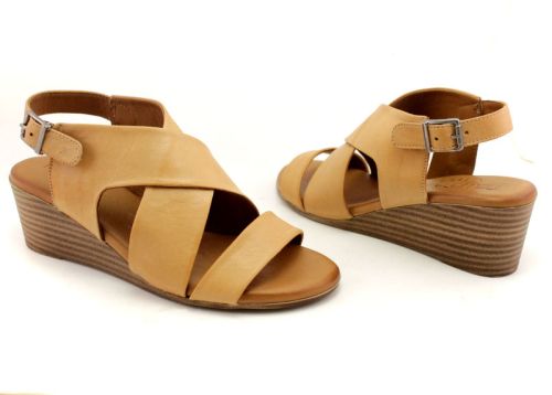 Дамски сандали от естествена кожа в цвят "бисквита" -  модел Денеб.