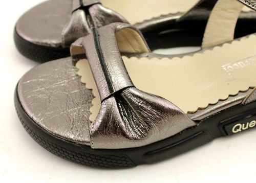 Дамски сандали от естествена кожа в платинено модел Атина.