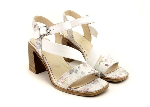 Дамски сандали от естествена кожа във бяло и шарено модел Мелина.
