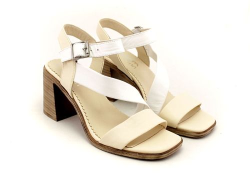 Дамски сандали от естествена кожа в бежово и бяло - Модел Мелина.