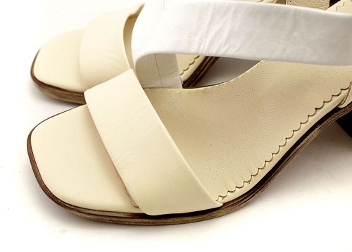 Дамски сандали от естествена кожа в бежово и бяло - Модел Мелина.