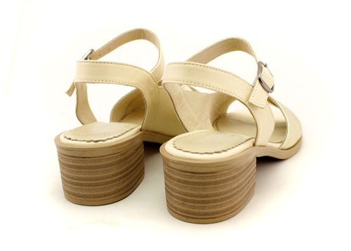 Дамски сандали от естествена кожа в бежово и златисто - Модел Евридика.