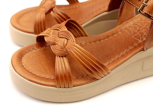 Дамски сандали от естествена кожа в светло кафяво - Модел Джорджия.