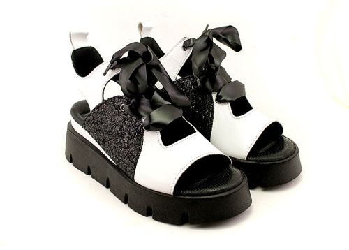 Дамски сандали от естествена кожа в бяло - Модел Джина.