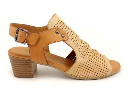 Дамски сандали от естествена кожа в цвят бисквита и светло кафяво - Модел Ваня.